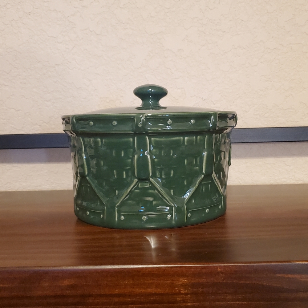 Longaberger sage dish with lid